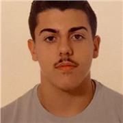 Estudiante del grado en Física en la UGR . Capaz de dar clases para reforzar cualquier materia hasta nivel de bachillerato.